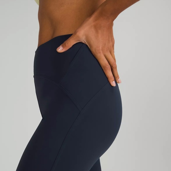 NWT Lululemon Instill HR Tight 25” - Picture 4 of 5